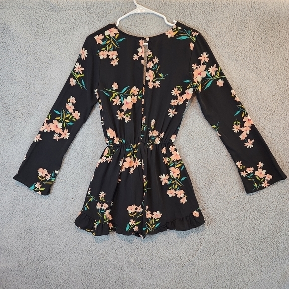 PINS AND NEEDLES Womens Small Black Floral Romper Urban Outfitters Open Back - Picture 4 of 8